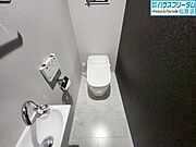 トイレは2箇所あり慌ただしい朝もゆったり使えます♪