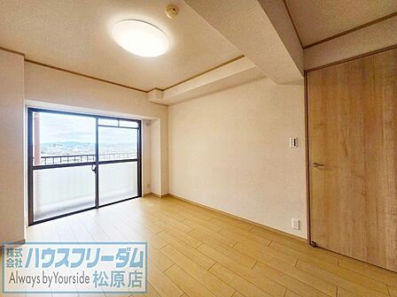 約6.8帖洋室