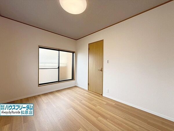 洋室を拡大表示