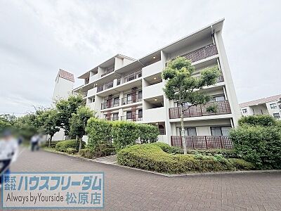 外観:5階建ての1階部分!専用庭付きの南向き住戸。 外観:5階建ての1階部分!専用庭付きの南向き住戸。