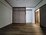 洋室：約6帖の洋室。すっきりとして使いやすいお部屋です。