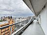 バルコニー：【バルコニー】約16.7畳分に相当する、27.66m2の圧倒的な広さを誇るバルコニー。