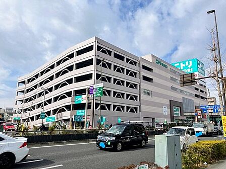 ニトリ　環七梅島店 530m