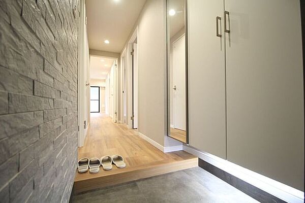 玄関を拡大表示