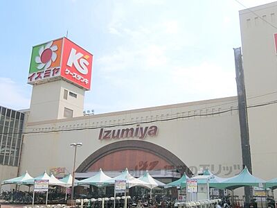 周辺：イズミヤ　枚方店まで140メートル