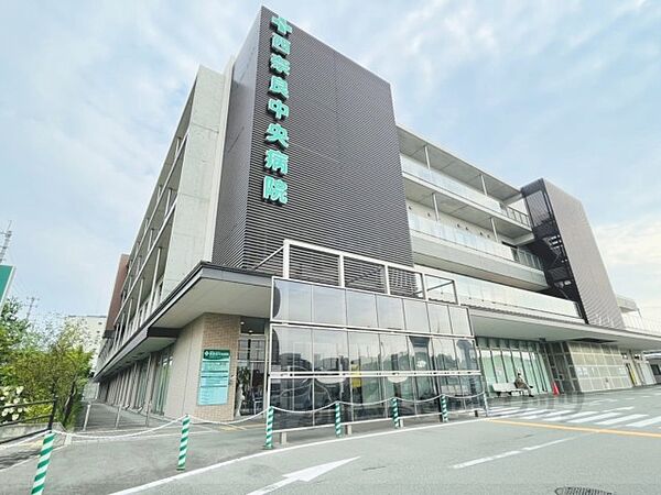 画像7:西奈良中央病院まで2300メートル