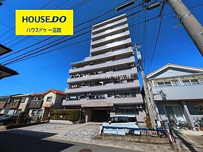 外観:小中学校まで徒歩10分圏内でスーパーやドラックストアも近くにあるため、お買い物もしやすく便利な立地のマンションです。駐車場(有料)1台空きあり 外観:小中学校まで徒歩10分圏内でスーパーやドラックストアも近くにあるため、お買い物もしやすく便利な立地のマンションです。駐車場(有料)1台空きあり