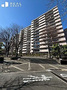 外観：鶴ヶ峰駅に徒歩5分と利便性の良い立地！横浜駅までも約15分と通勤通学に便利！