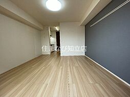 オリエンテ・グローリア 102 1階ワンルームのリビング/ダイニング