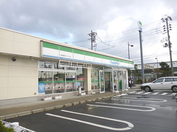 画像20:ファミリーマート新潟中央インター店（171m）