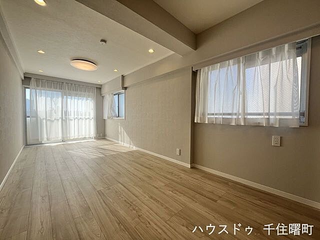 リビング/ダイニング グリーンパーク第18綾瀬 4階/-