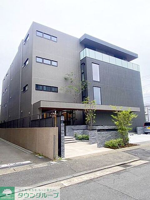 4 / 18