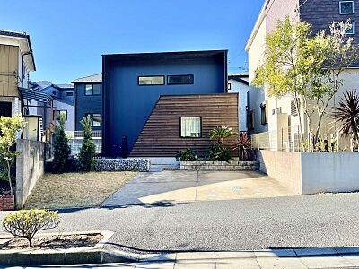 外観：r+house施工の築浅物件！