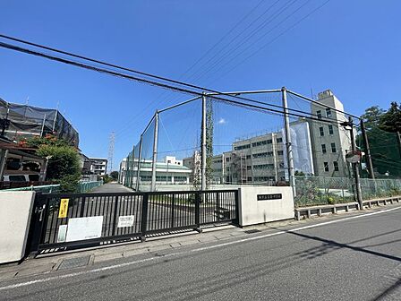 富勢中学校まで 560m 徒歩約7分●一番身近な社会である富勢地域と連携・協働した教育活動を充実させることを目指しています。