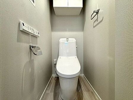 【Toilet】清潔感があり、落ち着いたデザインのトイレ。家族みんなが快適に使えます。