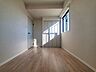 洋室：【Bedroom】主寝室や子ども部屋、在宅ワークにも使える洋室。暮らしに合わせて自由にレイアウトできます。