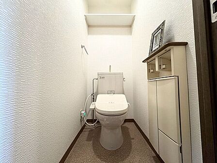 【Toilet】清潔感があり、落ち着いたデザインのトイレ。家族みんなが快適に使えます。