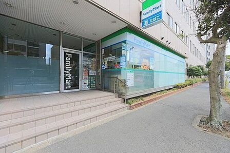 ファミリーマートソードビル店 1360m