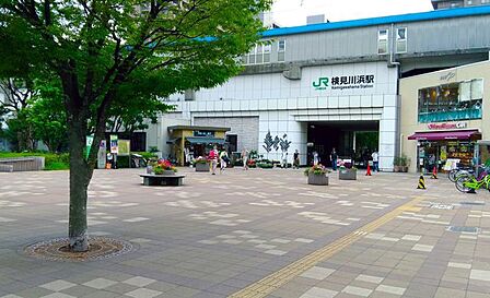 検見川浜駅 730m