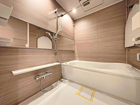【Bathroom】リラックスできる空間で、一日の疲れを癒し、心身共にリフレッシュできます。
