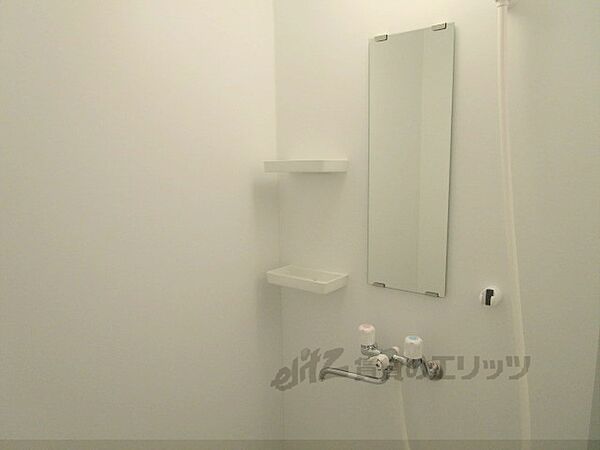 画像4:シャワー室