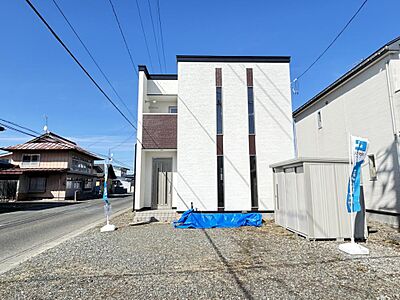外観：【住宅ローン減税対象】価格には消費税、リフォーム費用を含みます。自社物件につき随時ご案内可能。内覧希望の方はお電話ください。