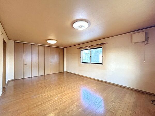 洋室を拡大表示