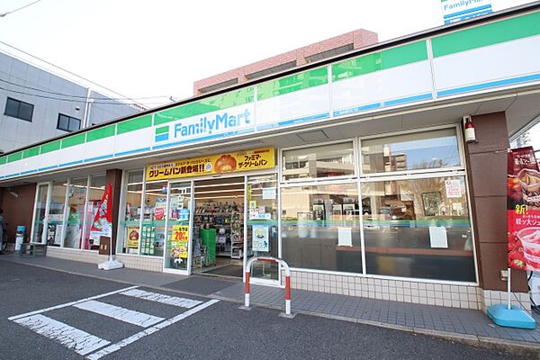 画像25:ファミリーマート　昭和広見町二丁目店