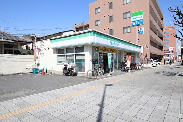 画像22:ファミリーマート　大須一丁目店