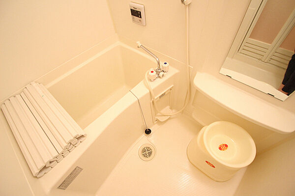 画像5:清潔感のあるバスルーム