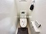 トイレ：トイレは2か所ございますので、朝の込み合う時間帯も安心です！来客時にも気兼ねなくご使用いただけます。