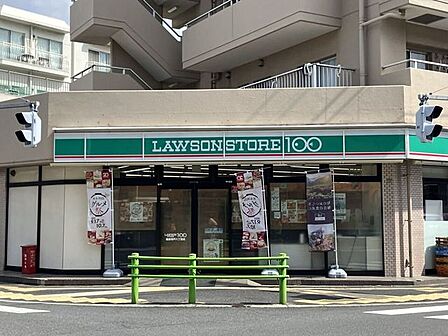 ローソンストア100 葛飾青戸八丁目店 60m