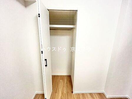 適材適所の収納付きです。