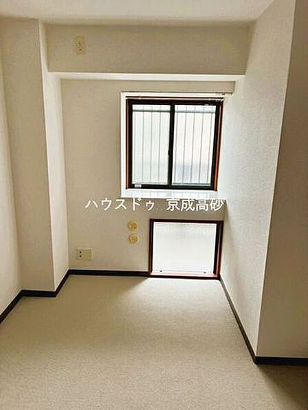 お子様の成長と共に「住まい方」も変化していきます。居室にはクローゼットを完備し、自由度の高い家具の配置が叶うシンプルな空間です。