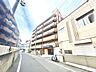 外観：前面道路含む外観