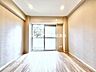 子供部屋：お子様の成長と共に「住まい方」も変化していきます。居室にはクローゼットを完備し、自由度の高い家具の配置が叶うシンプルな空間です。