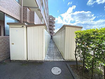 トランクルームも完備しております。1住戸1区画利用可能です!