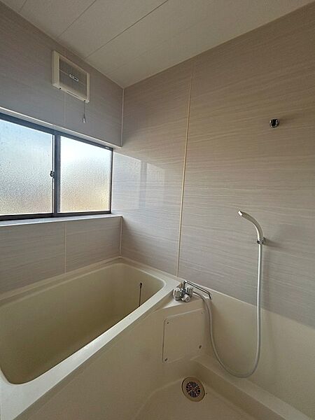 apartment 栃木県芳賀郡市貝町大字上根636-3
上根の賃貸情報を見る
物件地図