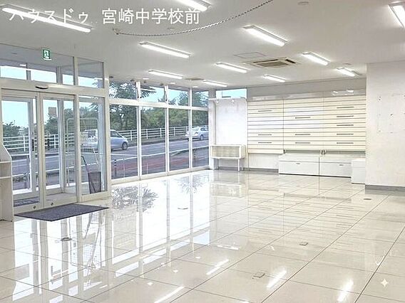 AIで家具、小...