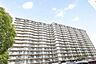 外観：大阪メトロ・ＪＲ・京阪など複数路線利用可！交通至便◎徒歩５分内にスーパー・コンビニ、ドラッグストア等あり、生活も便利な好立地！ぜひお問い合わせください。