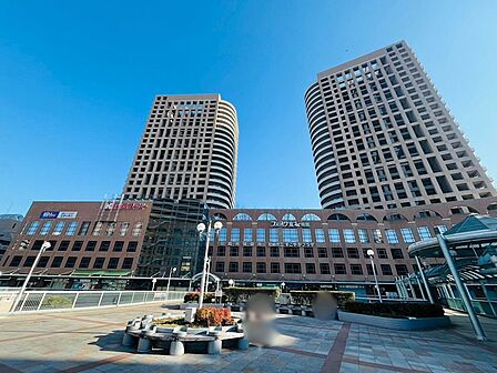JR立花駅目の前、地上27階建超高層マンション「フェスタ立花南館」