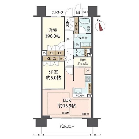 室内、丁寧にご利用中です。廊下収納として「納戸」が設置されています。