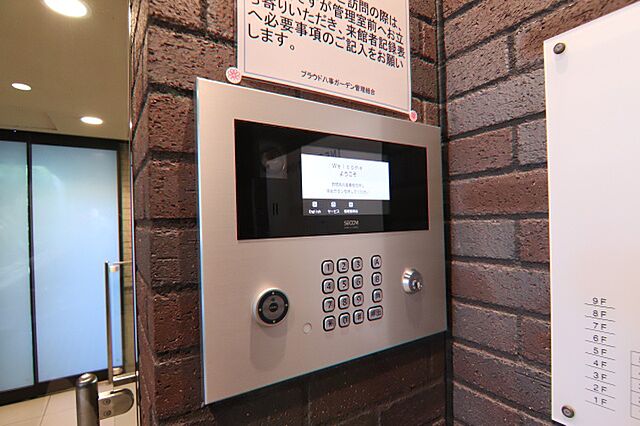 4 / 7