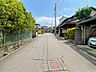 外観：スーパーやコンビニなどの商業施設が充実しており日常のお買い物にも便利なエリア♪幼稚園、小中学校が近く、公園も多く子育て世帯にも暮らしやすい住環境です。