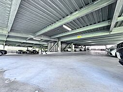 【駐車場】自走式駐車場につき、待ち時間が少なくスムーズに出し入れ可能です。