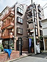 メゾン・ド・モナーク 3F ｜ 東京都新宿区大京町13-18（賃貸マンション1R・3階・15.36㎡） その1