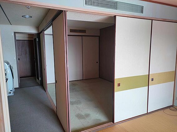 洋室も襖で独立...