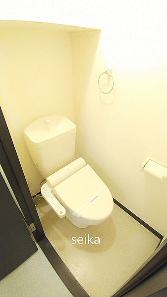画像9:バストイレ別・温水洗浄便座付き