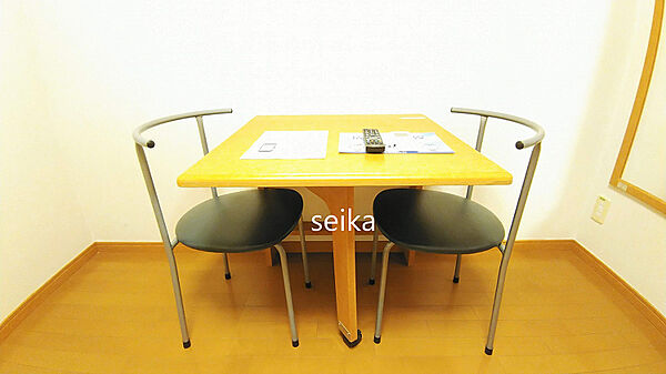 画像17:テーブル・椅子
