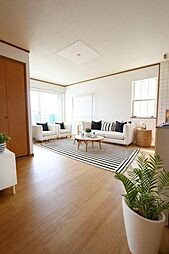 JR可部線 梅林駅 徒歩11分の賃貸アパート 2階2LDKのリビング/ダイニング